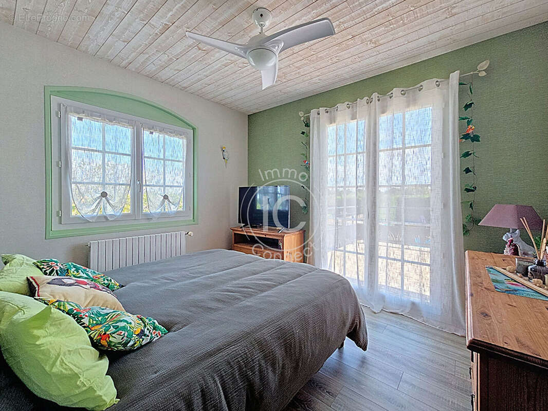 Maison à SAINT-ROMAIN-LE-PUY