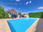 Maison à SAINT-ROMAIN-LE-PUY