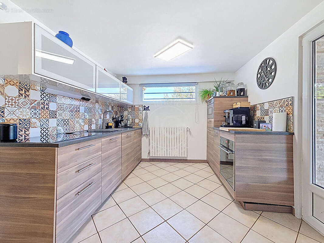 Maison à SAINT-ROMAIN-LE-PUY