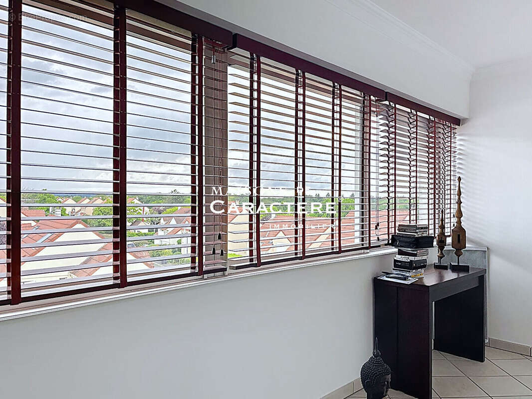 Appartement à VERNEUIL-SUR-SEINE