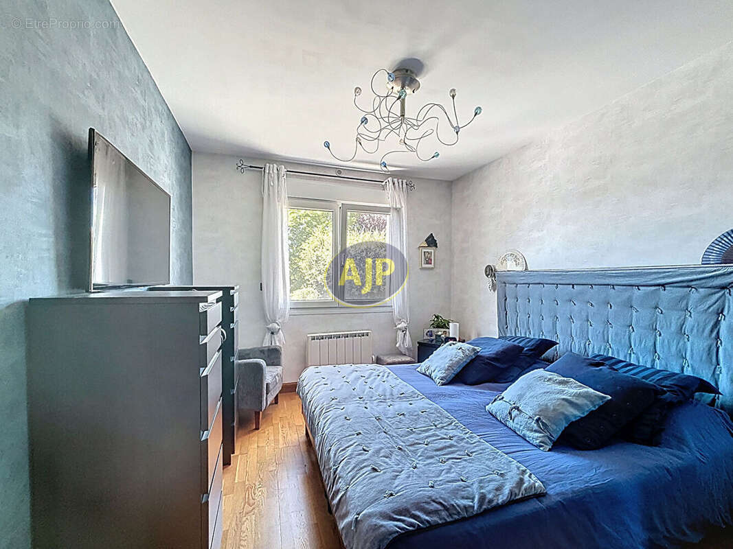 Maison à TONNAY-CHARENTE