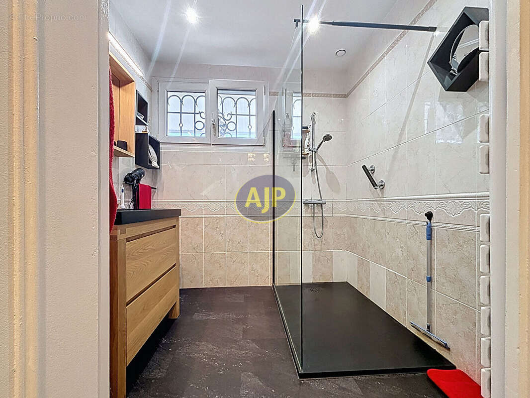 Maison à TONNAY-CHARENTE