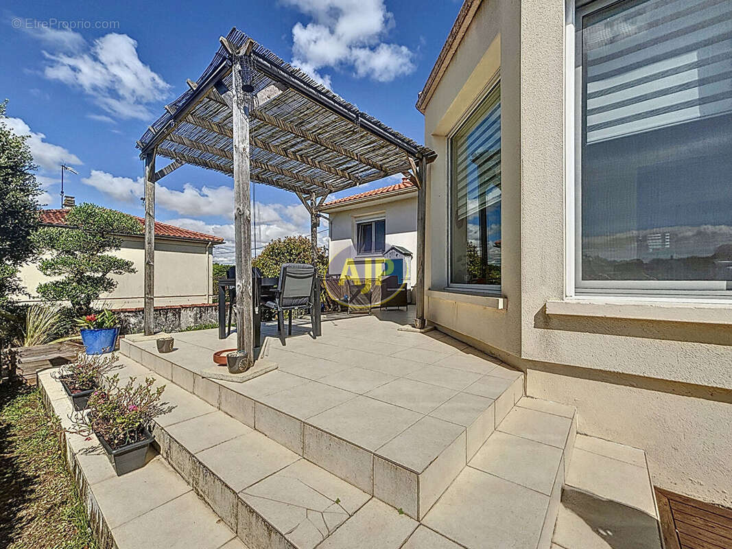 Maison à TONNAY-CHARENTE