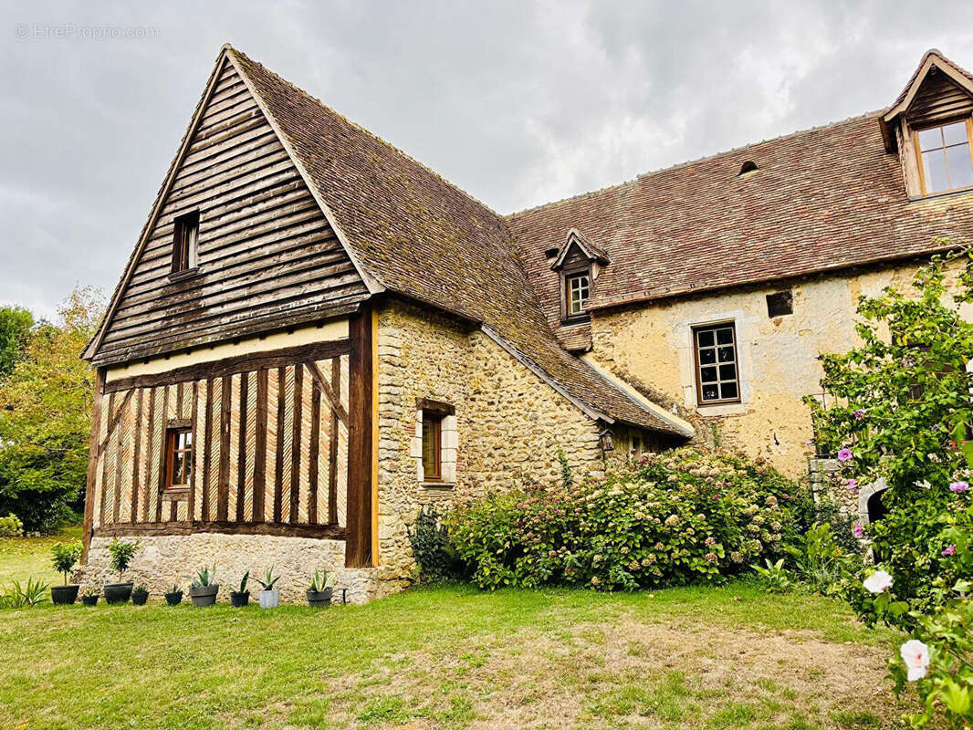 Maison à BONNETABLE