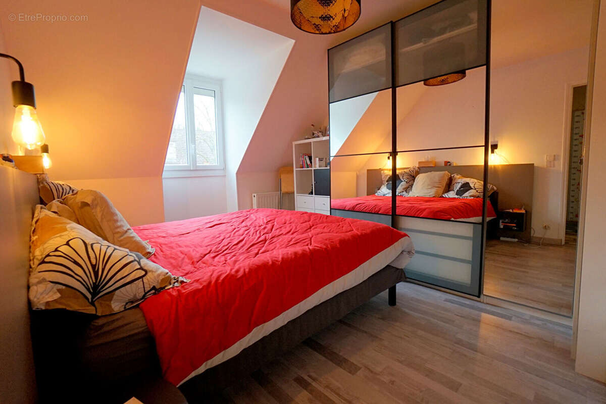 Maison à MEZIERES-SUR-SEINE