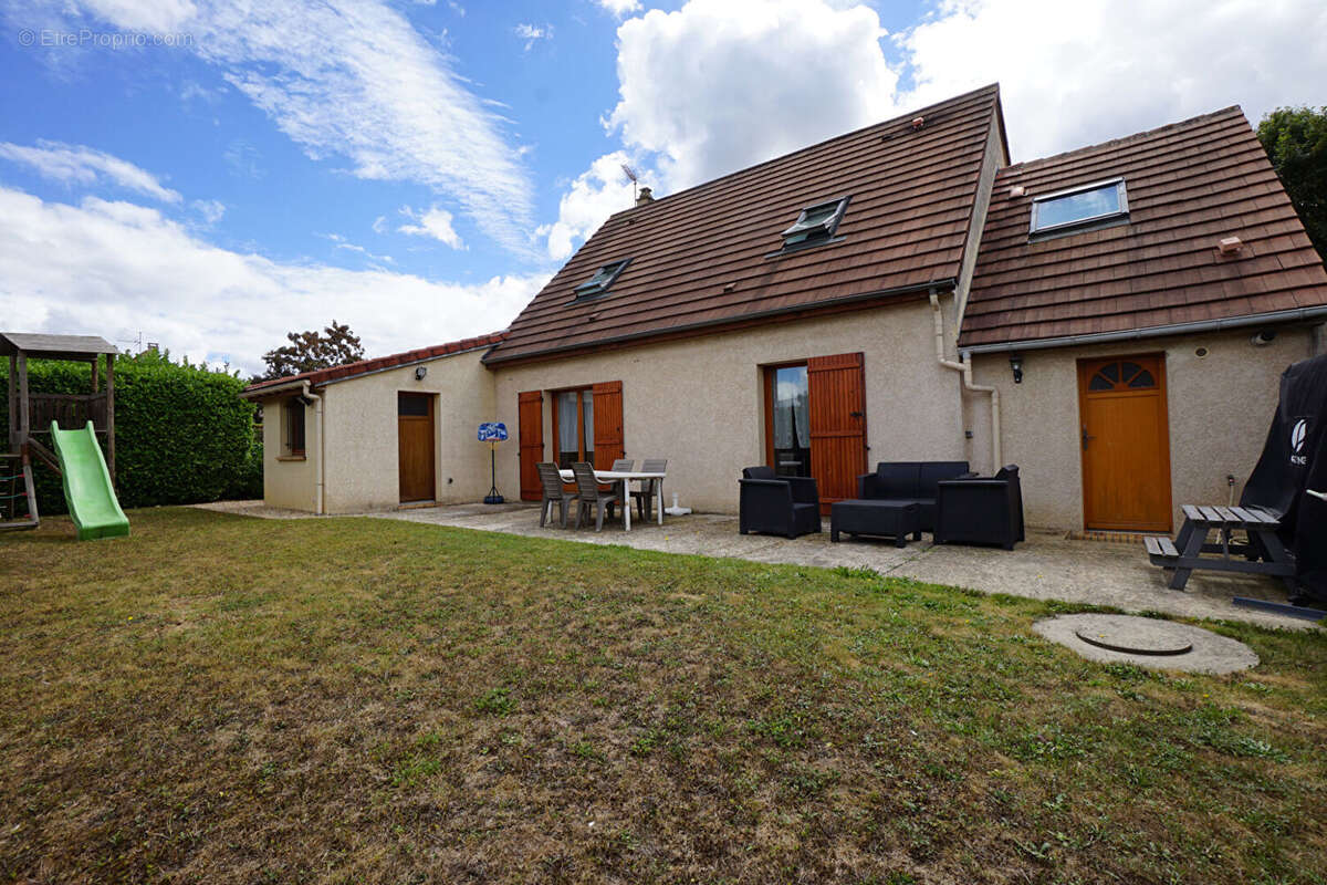 Maison à MEZIERES-SUR-SEINE
