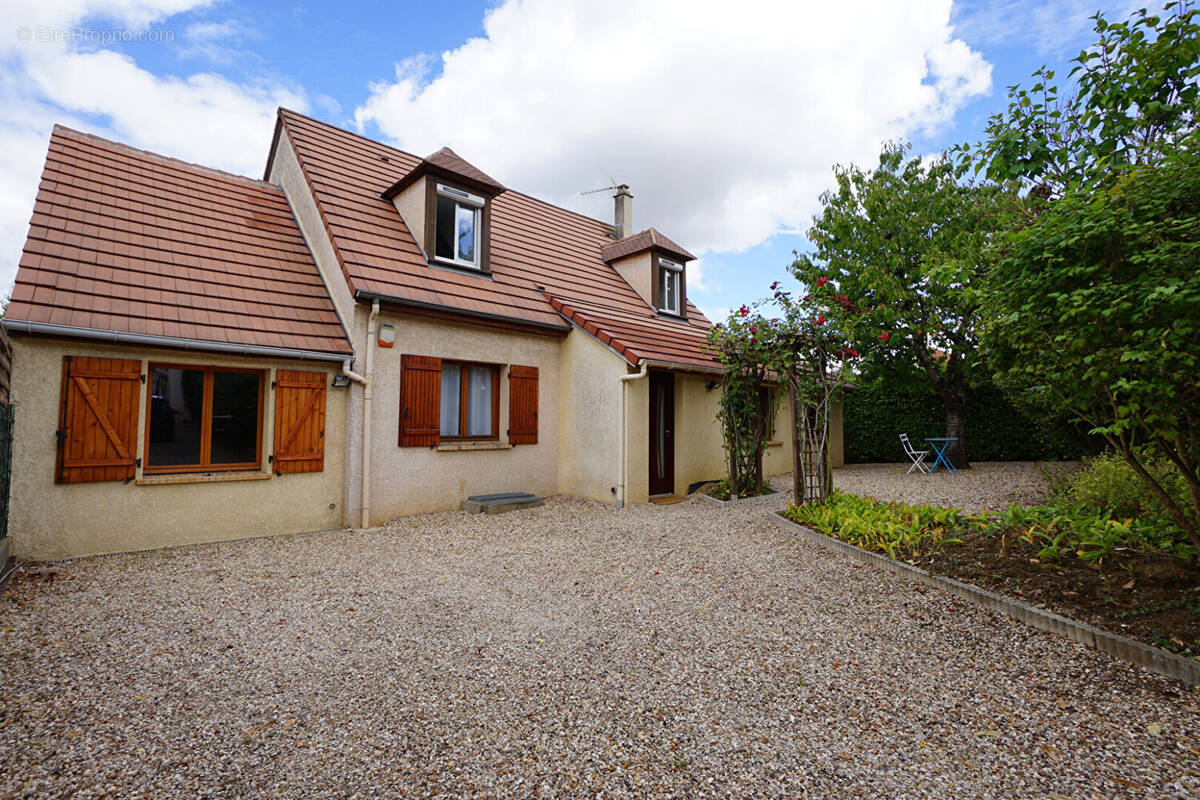 Maison à MEZIERES-SUR-SEINE