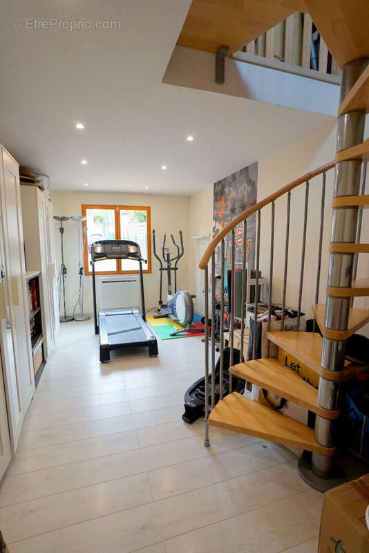 Maison à MEZIERES-SUR-SEINE