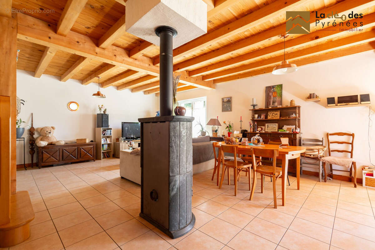 Maison à CAZAUX-FRECHET-ANERAN-CAMORS