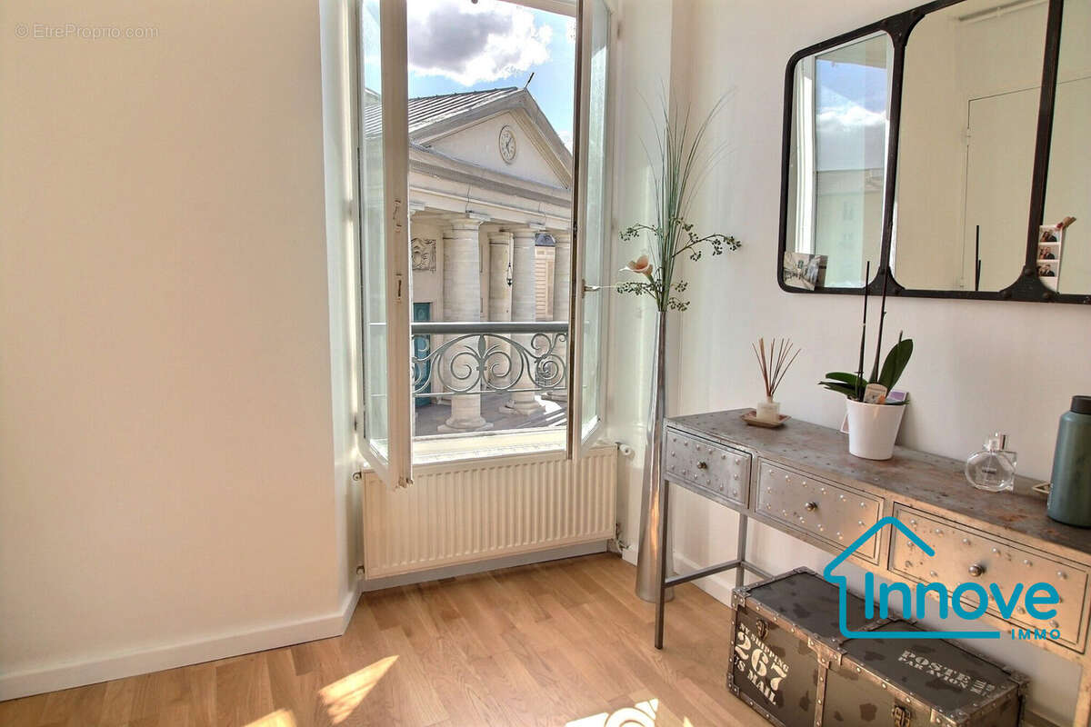 Entrée - Appartement à VERSAILLES