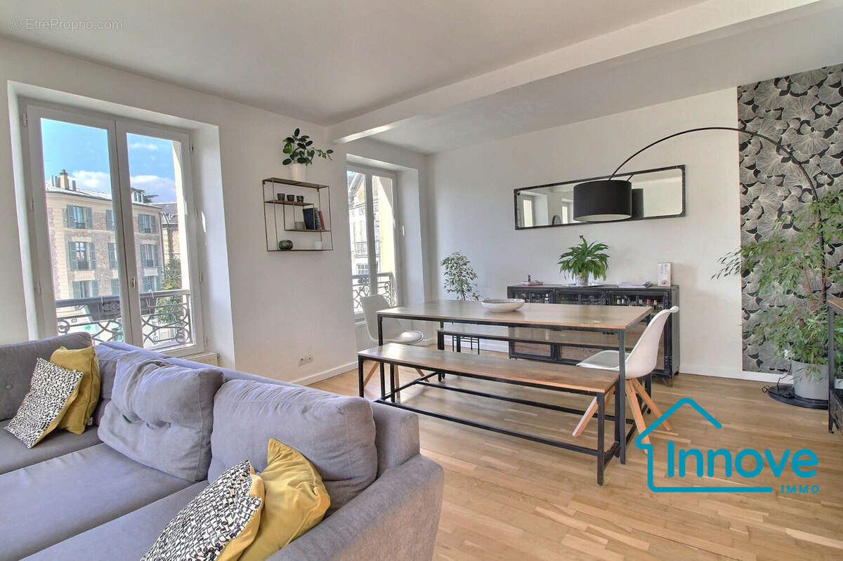 pièce de vie - Appartement à VERSAILLES