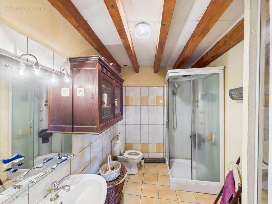 Maison à SAINT-PIERRE-DU-CHAMP