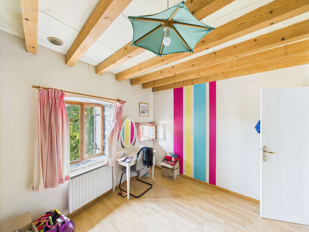 Maison à SAINT-PIERRE-DU-CHAMP