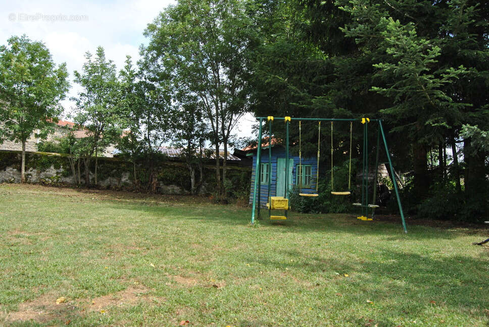 Maison à SAINT-PIERRE-DU-CHAMP