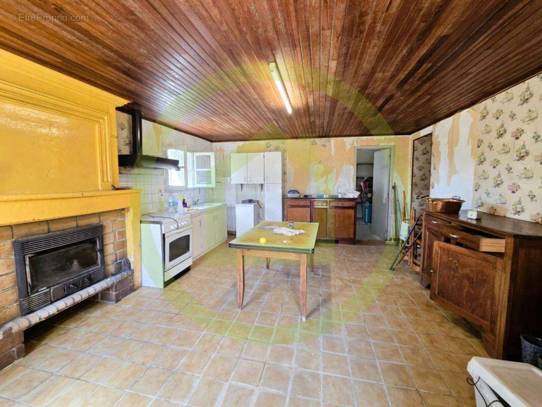 Maison à SAINT-BONNET-SUR-GIRONDE