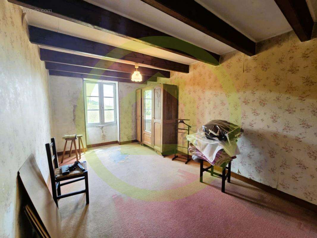 Maison à SAINT-BONNET-SUR-GIRONDE