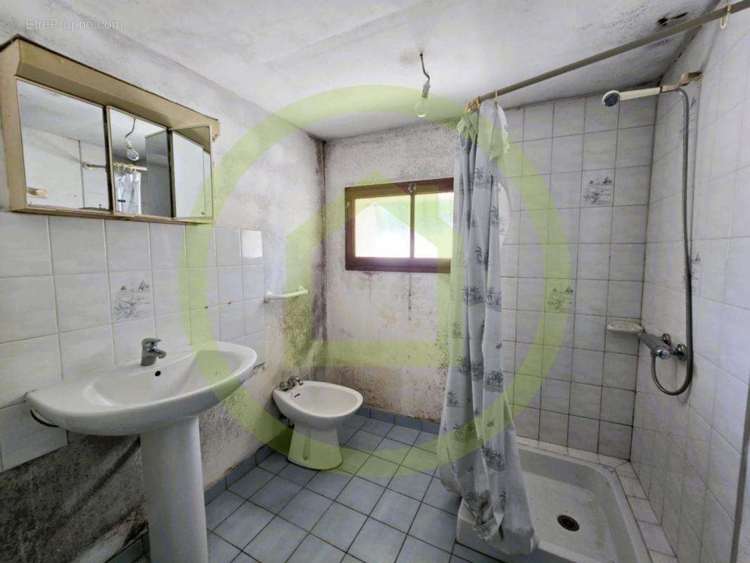 Maison à SAINT-BONNET-SUR-GIRONDE