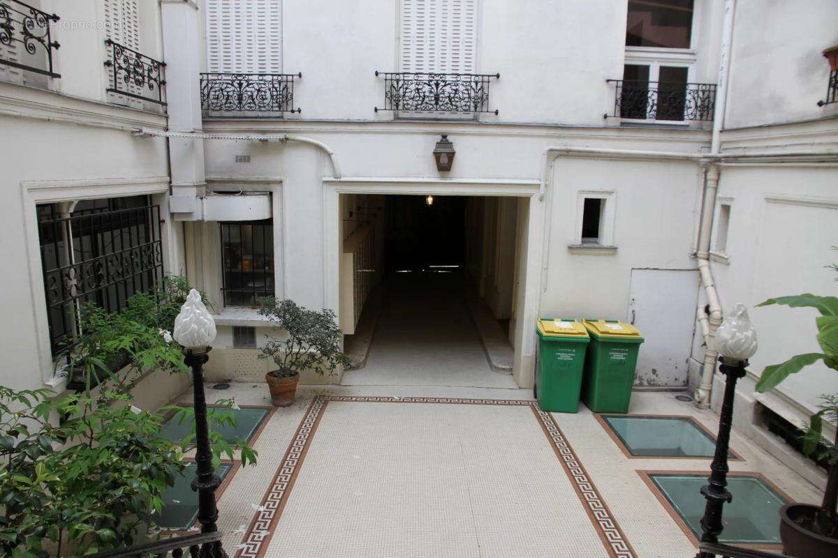 Commerce à PARIS-11E