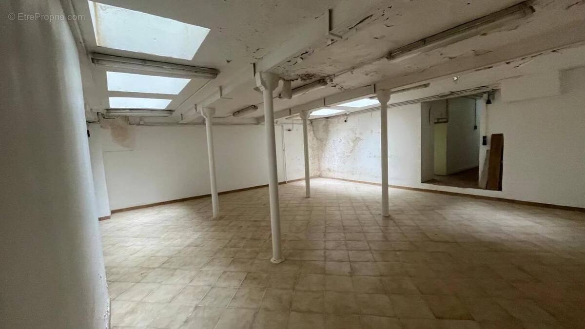 Commerce à PARIS-11E