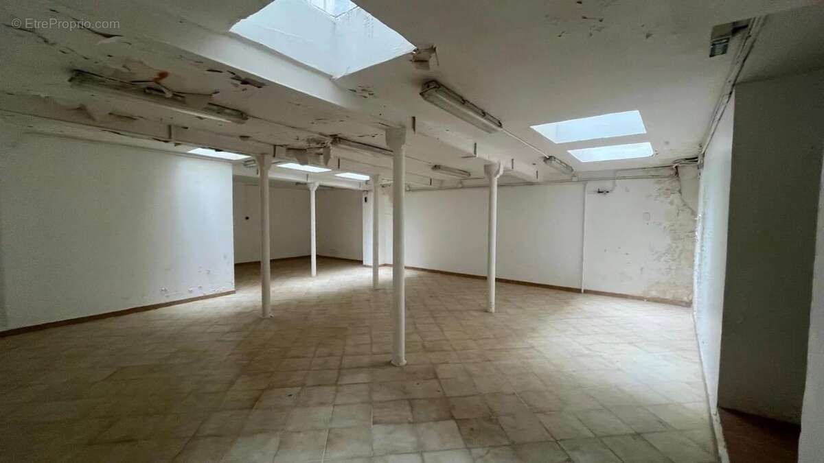 Commerce à PARIS-11E