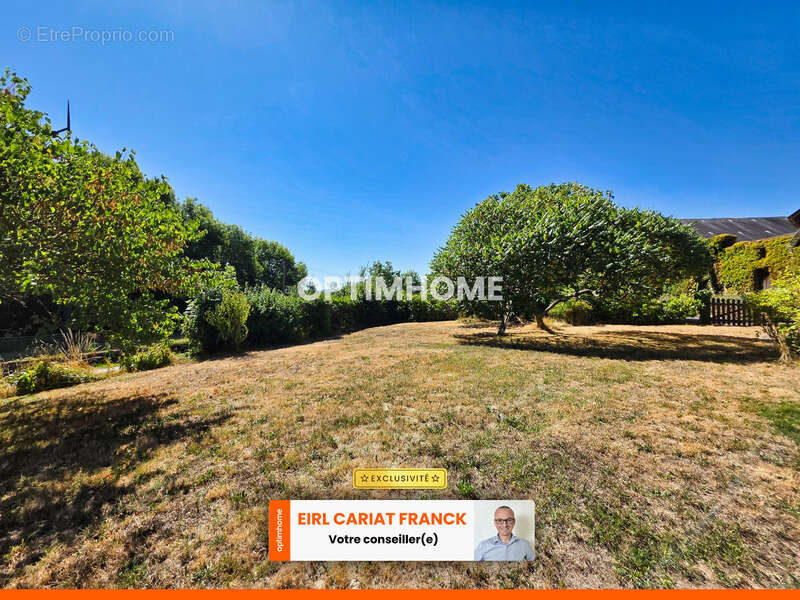 Maison à SAINT-ETIENNE-DE-FURSAC