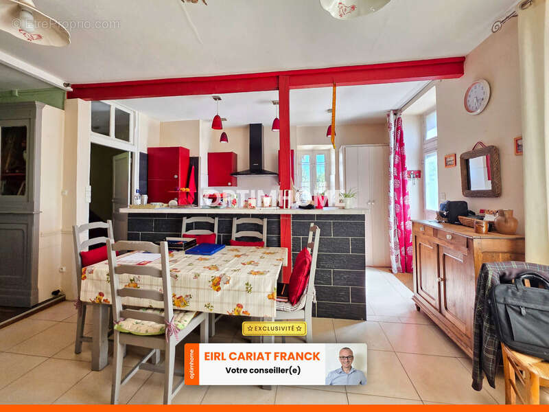 Maison à SAINT-ETIENNE-DE-FURSAC