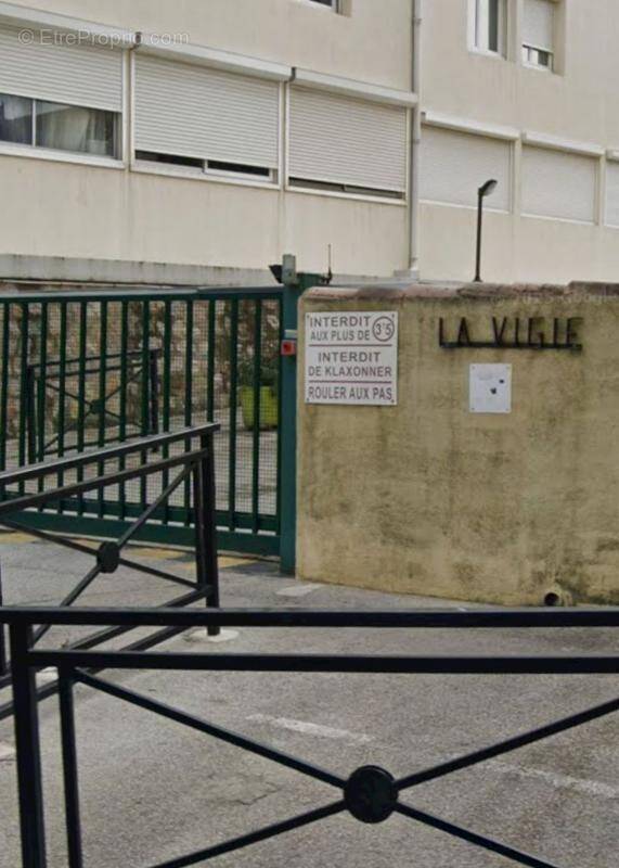 Parking à LA SEYNE-SUR-MER