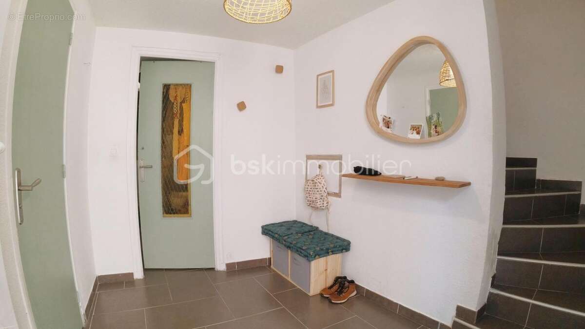 Maison à SAINT-LAURENT-DE-LA-SALANQUE