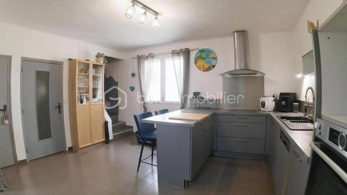 Maison à SAINT-LAURENT-DE-LA-SALANQUE