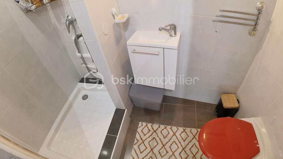 Maison à SAINT-LAURENT-DE-LA-SALANQUE