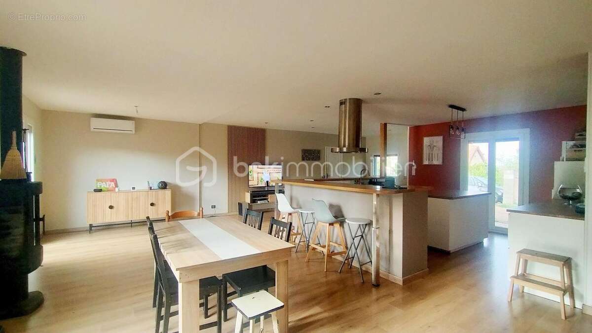 Maison à LA PACAUDIERE