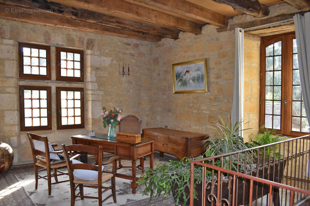 Maison à SALIGNAC-EYVIGUES