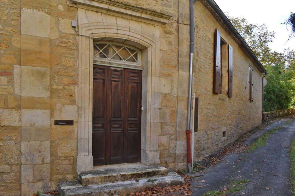 Maison à SALIGNAC-EYVIGUES