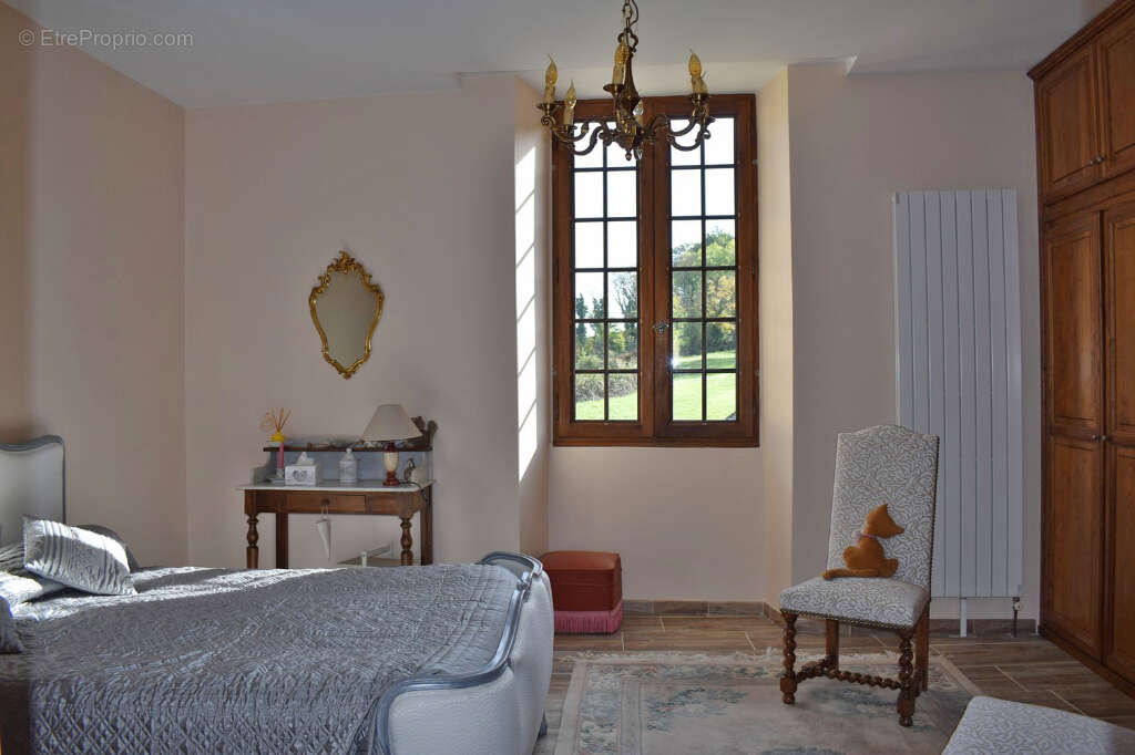 Maison à SALIGNAC-EYVIGUES