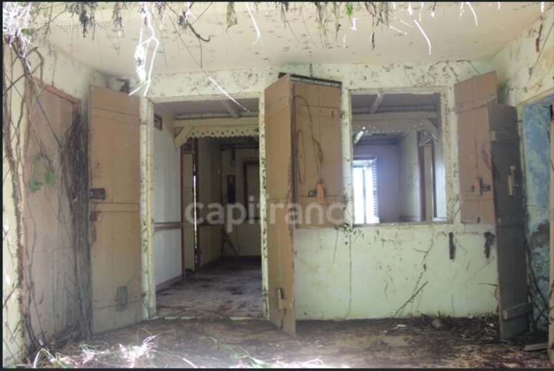 Terrain à L&#039;AJOUPA-BOUILLON