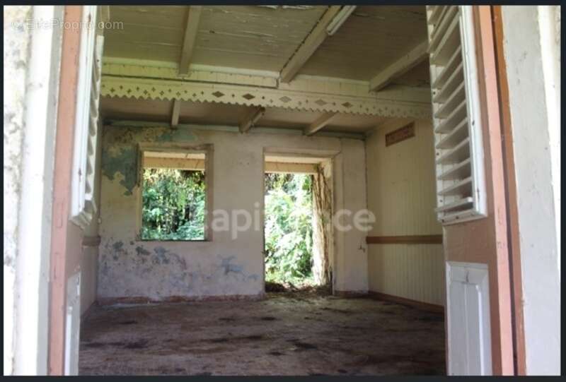 Terrain à L&#039;AJOUPA-BOUILLON