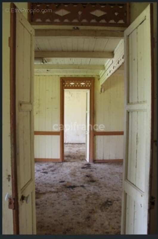 Terrain à L&#039;AJOUPA-BOUILLON