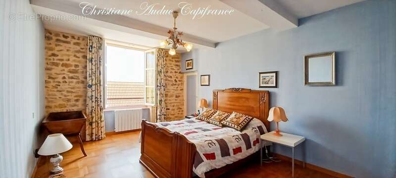 Maison à LA CLAYETTE