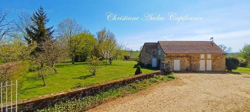 Maison à LA CLAYETTE