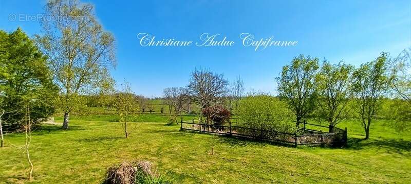 Maison à LA CLAYETTE