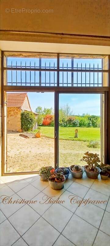 Maison à LA CLAYETTE