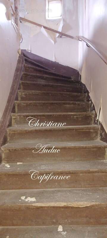 Commerce à SAINT-BONNET-DE-JOUX