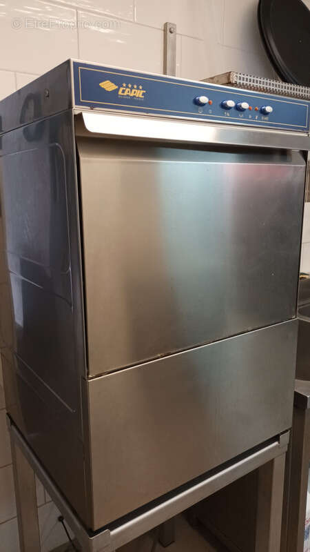 Commerce à PLONEOUR-LANVERN