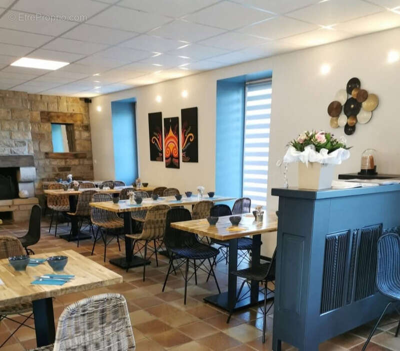 Commerce à PLONEOUR-LANVERN