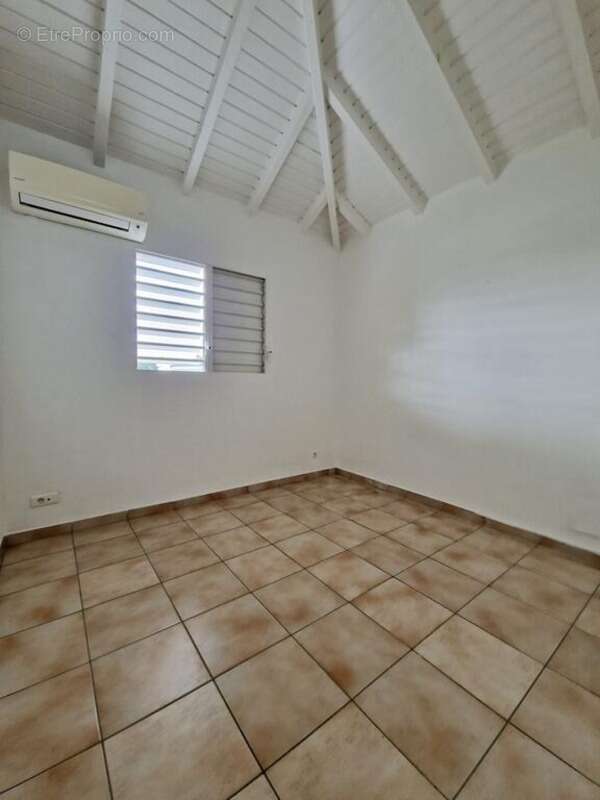 Maison à BAIE-MAHAULT