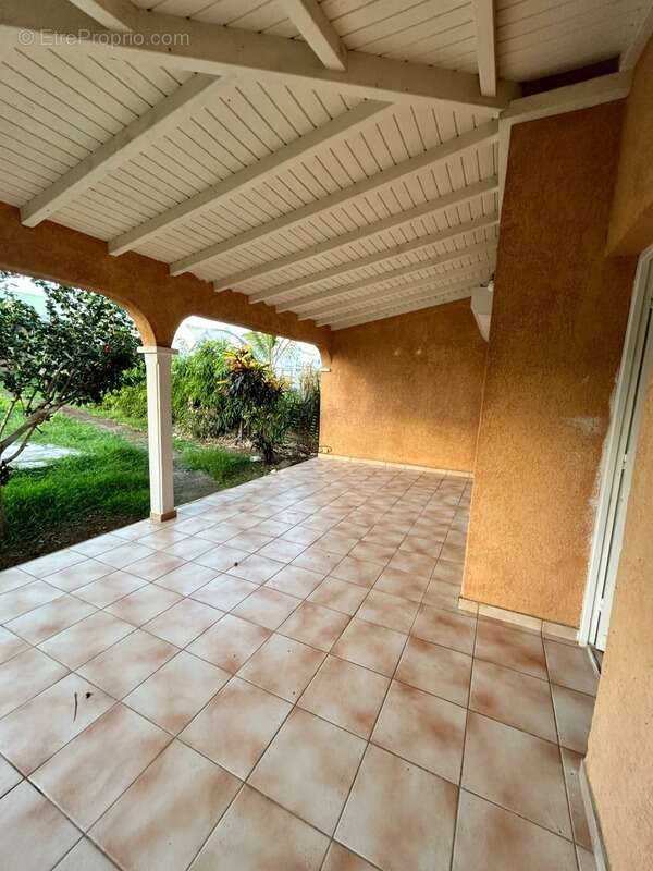 Maison à BAIE-MAHAULT