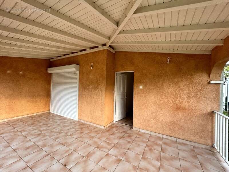 Maison à BAIE-MAHAULT