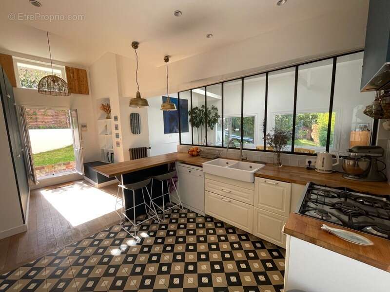 Maison à LA CELLE-SAINT-CLOUD