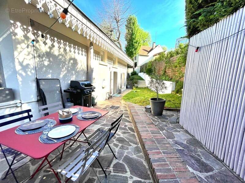 Maison à LA CELLE-SAINT-CLOUD