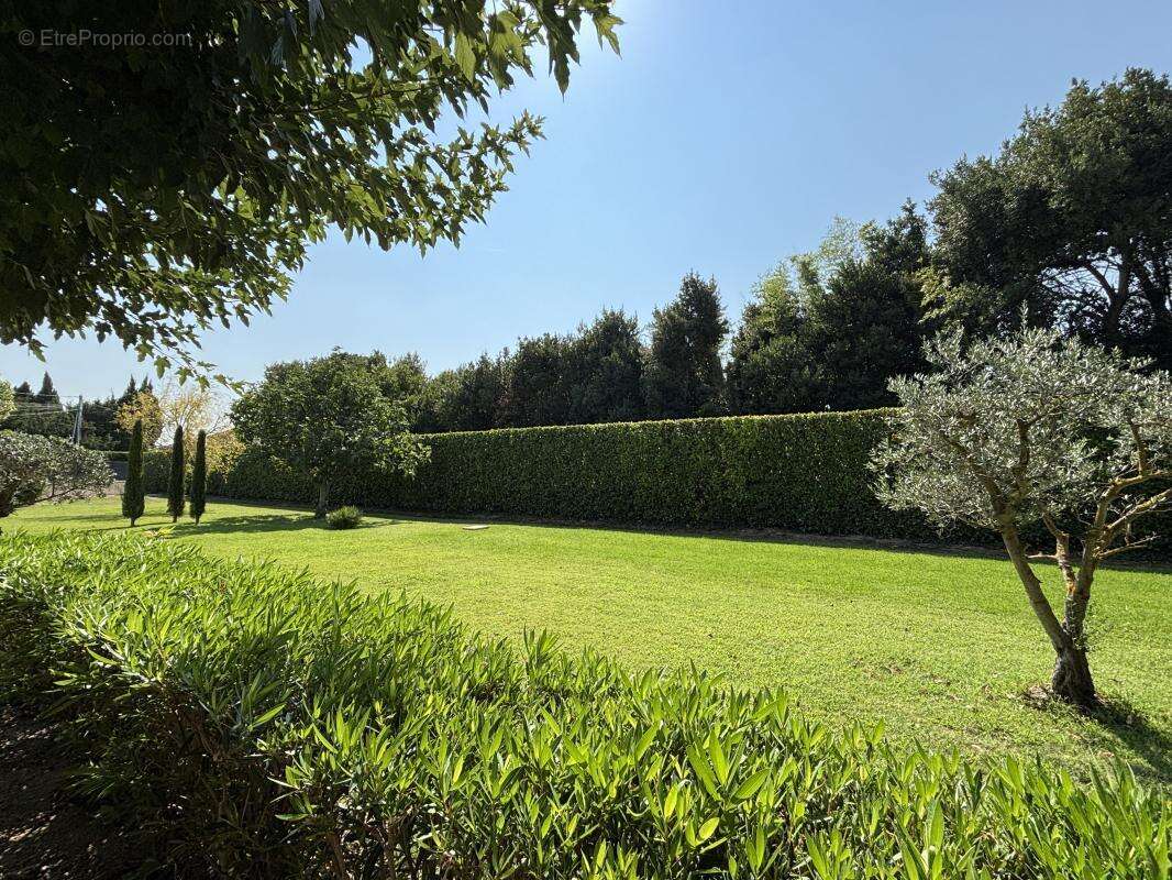 Maison à CHATEAURENARD